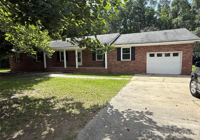Photo 1 of Single family home for sale at 399 Grey Fox Ct, Lugoff, SC 29078 | MLS# 4424099 | Listing updated on 2026-10-02