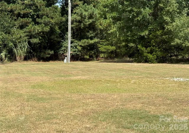 Photo 4 of Single family home for sale at 236 Cauthen St, Heath Springs, SC 29058 | MLS# 4424106 | Listing updated on 2026-09-13