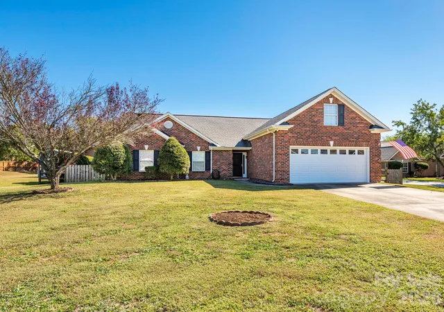 Photo 2 of Single family home for sale at 8415 Quail Holw Dr, Harrisburg, NC 28075 | MLS# 4424111 | Listing updated on 2026-10-02