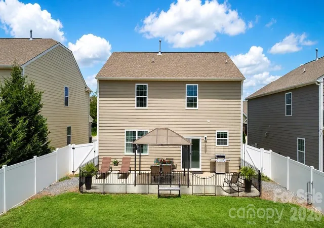 Photo 3 of Single family home for sale at 179 Atwater Landing Dr, Mooresville, NC 28117 | MLS# 4424118 | Listing updated on 2026-09-24