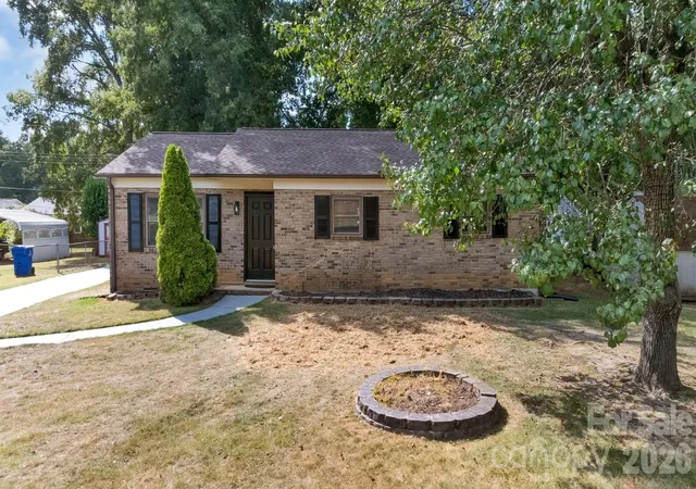 Photo 4 of Single family home for sale at 804 Finley Ct, Rock Hill, SC 29730 | MLS# 4424134 | Listing updated on 2026-09-13