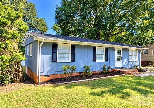 Photo 2 of Single family home for sale at 99 N Mcginnis Pl, Mount Holly, NC 28120 | MLS# 4424141 | Listing updated on 2026-10-01