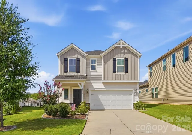 Photo 2 of Single family home for sale at 2010 Red Ash Dr, Charlotte, NC 28215 | MLS# 4424142 | Listing updated on 2026-10-07