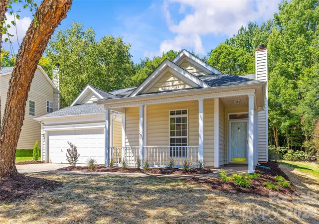 Photo 2 of Single family home for sale at 15046 Annan Ct, Charlotte, NC 28277 | MLS# 4424161 | Listing updated on 2026-09-19