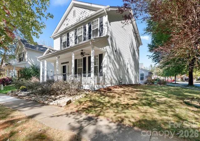 Photo 2 of Single family home for sale at 15404 Xing Gate Dr, Cornelius, NC 28031 | MLS# 4424164 | Listing updated on 2026-10-28