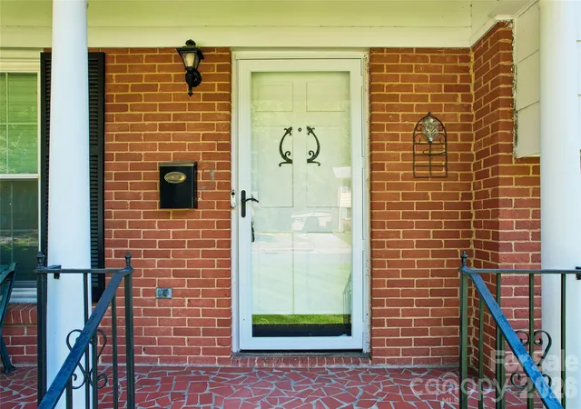 Photo 3 of Single family home for sale at 6408 Spring Garden Ln, Charlotte, NC 28213 | MLS# 4424165 | Listing updated on 2026-09-16