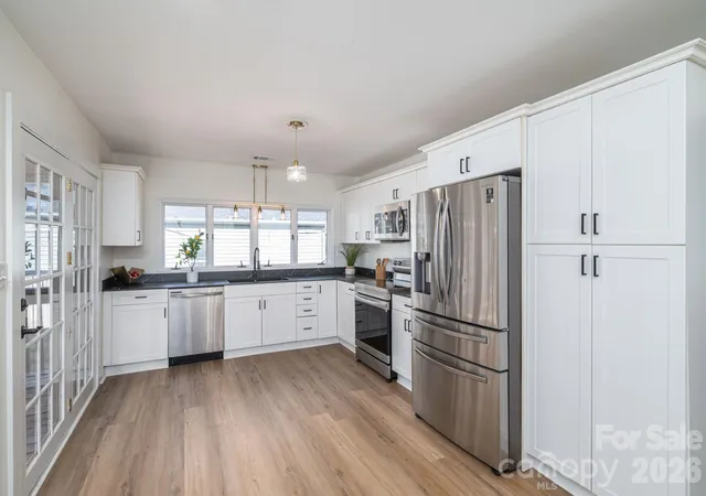 Photo 3 of Single family home for sale at 313 Willis Rd, Dallas, NC 28034 | MLS# 4424166 | Listing updated on 2026-10-28