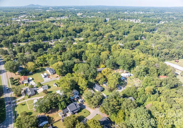 Photo 37 of Single family home for sale at 313 Willis Rd, Dallas, NC 28034 | MLS# 4424166 | Listing updated on 2026-10-07
