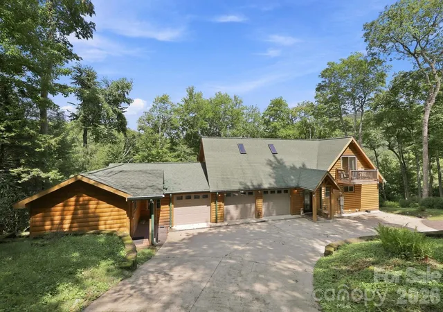 Photo 2 of Single family home for sale at 1055 Winter Star Loop, Burnsville, NC 28714 | MLS# 4424169 | Listing updated on 2026-09-18