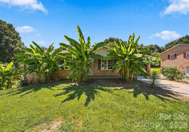 Photo 1 of Single family home for sale at 3490 Greentree Acres Rd, Valdese, NC 28690 | MLS# 4424184 | Listing updated on 2026-09-14
