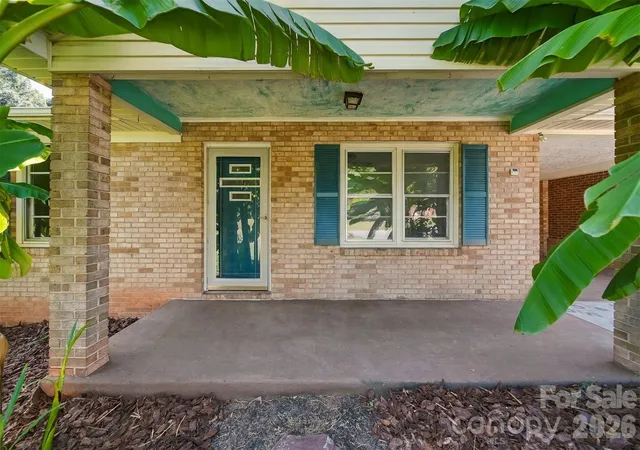 Photo 2 of Single family home for sale at 3490 Greentree Acres Rd, Valdese, NC 28690 | MLS# 4424184 | Listing updated on 2026-09-14