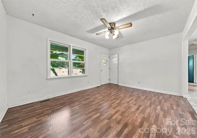 Photo 4 of Single family home for sale at 3490 Greentree Acres Rd, Valdese, NC 28690 | MLS# 4424184 | Listing updated on 2026-09-14