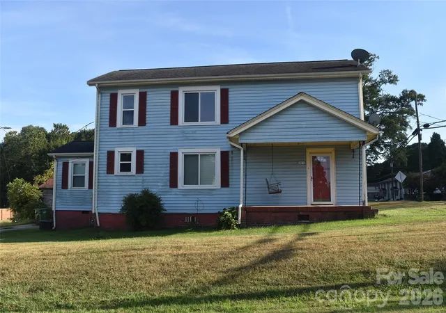 Photo 1 of Single family home for sale at 301 Highland St, Mount Holly, NC 28120 | MLS# 4424187 | Listing updated on 2026-09-14