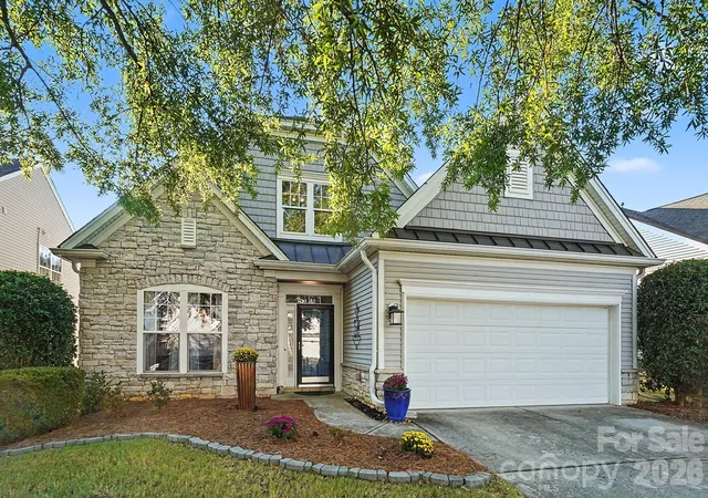 Photo 1 of Single family home for sale at 7024 Saranac Ln, Matthews, NC 28105 | MLS# 4424198 | Listing updated on 2026-09-26