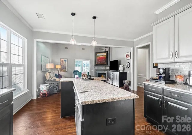 Photo 3 of Single family home for sale at 7024 Saranac Ln, Matthews, NC 28105 | MLS# 4424198 | Listing updated on 2026-10-24