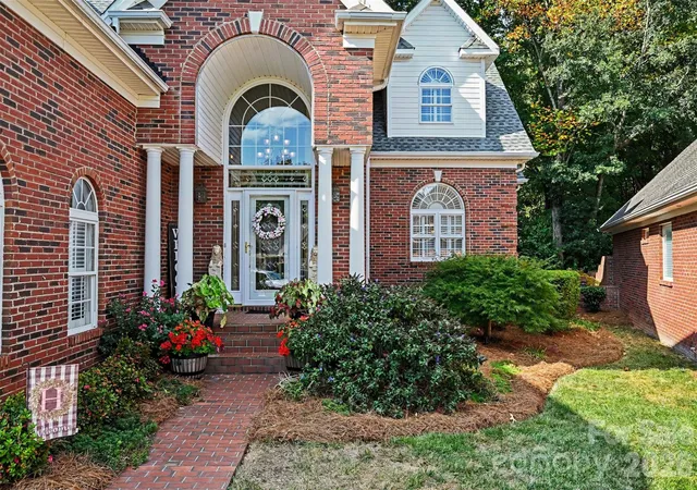 Photo 2 of Single family home for sale at 1244 Kennett Ave, Gastonia, NC 28054 | MLS# 4424200 | Listing updated on 2026-10-03