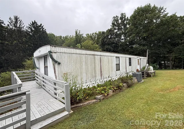 Photo 2 of Single family home for sale at 6 Short Dix Crk Rd, Leicester, NC 28748 | MLS# 4424208 | Listing updated on 2026-10-02