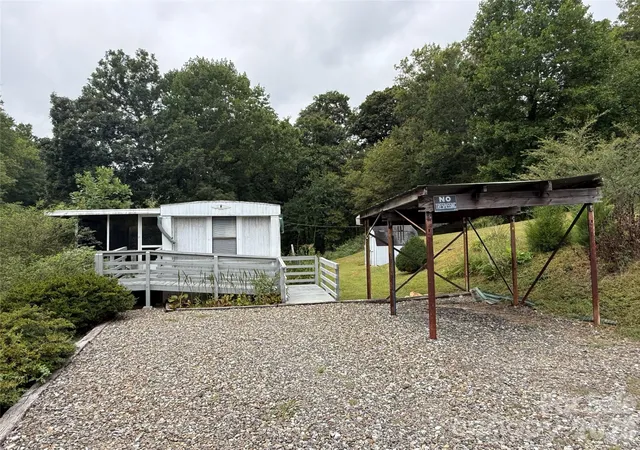 Photo 3 of Single family home for sale at 6 Short Dix Crk Rd, Leicester, NC 28748 | MLS# 4424208 | Listing updated on 2026-10-02
