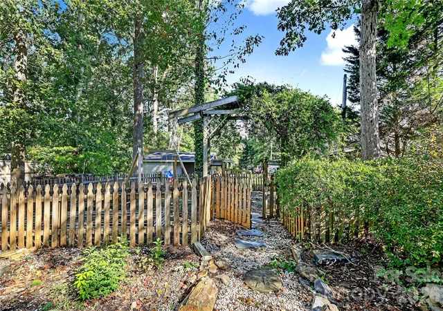 Photo 3 of Single family home for sale at 1610 Springhaven Cir, Albemarle, NC 28001 | MLS# 4424212 | Listing updated on 2026-10-05