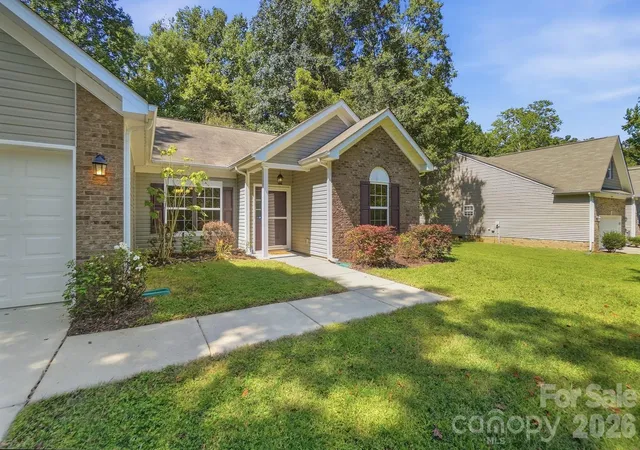 Photo 3 of Sale Pending at 12321 Bronx Dr, Huntersville, NC 28078 | MLS# 4424235 | Listing updated on 2026-09-26