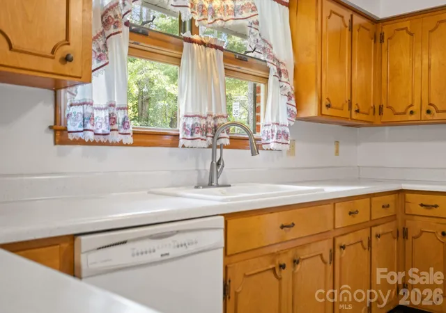 Photo 2 of Single family home for sale at 1450 Howard Gap Rd, Hendersonville, NC 28792 | MLS# 4424239 | Listing updated on 2026-10-13