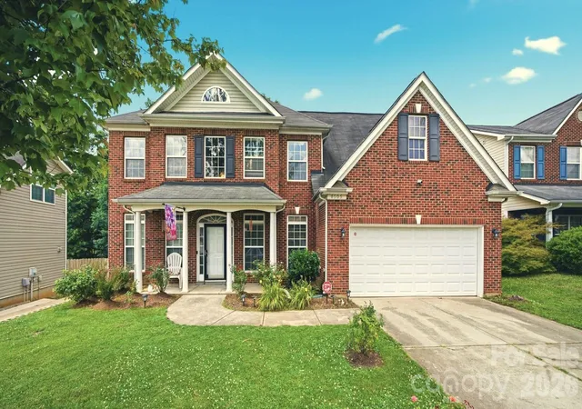 Photo 1 of Single family home for sale at 8505 Delamere Ln, Charlotte, NC 28269 | MLS# 4424240 | Listing updated on 2026-09-14