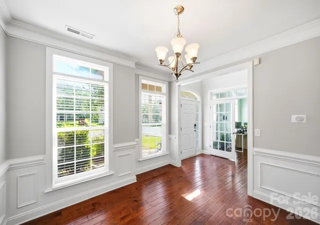 Photo 4 of Single family home for sale at 8505 Delamere Ln, Charlotte, NC 28269 | MLS# 4424240 | Listing updated on 2026-09-14