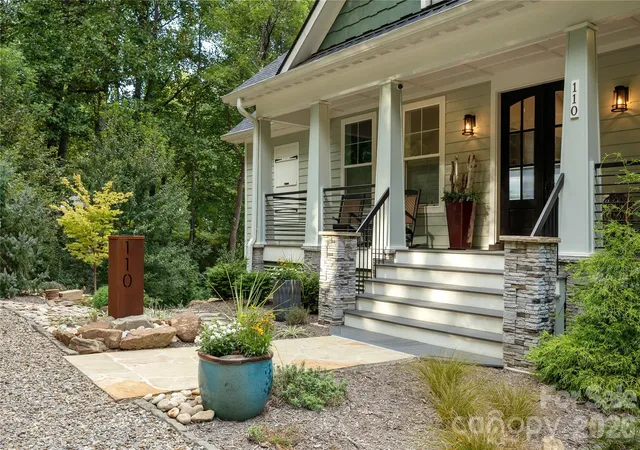 Photo 2 of Single family home for sale at 110 Quail Mountain Ln, Waynesville, NC 28786 | MLS# 4424241 | Listing updated on 2026-09-27