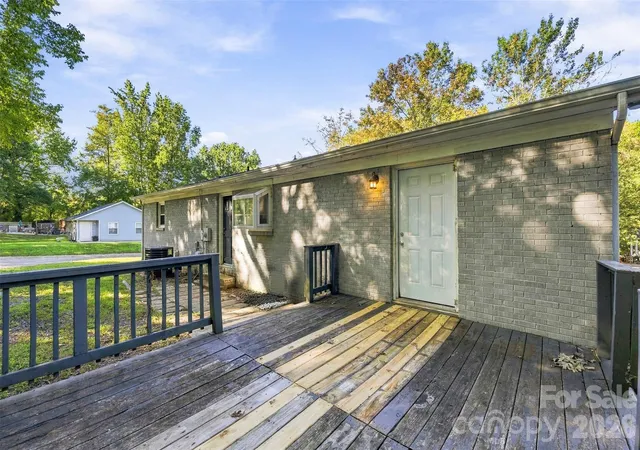 Photo 26 of Single family home for sale at 428 E Mclelland Ave, Mooresville, NC 28115 | MLS# 4424242 | Listing updated on 2026-09-13