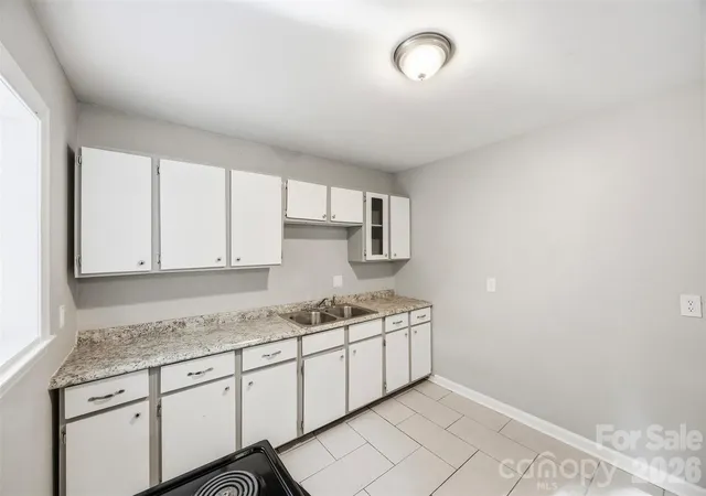 Photo 4 of Single family home for sale at 428 E Mclelland Ave, Mooresville, NC 28115 | MLS# 4424242 | Listing updated on 2026-09-13