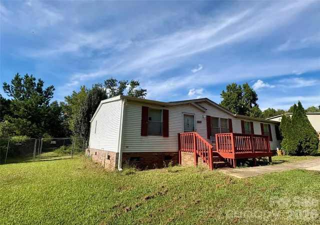 Photo 4 of Sale Pending at 5928 Lewis Rd, Gastonia, NC 28052 | MLS# 4424246 | Listing updated on 2026-09-20