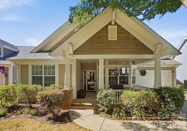 Photo 1 of Sale Pending at 15619 Carrington Ridge Dr, Huntersville, NC 28078 | MLS# 4424248 | Listing updated on 2026-09-24