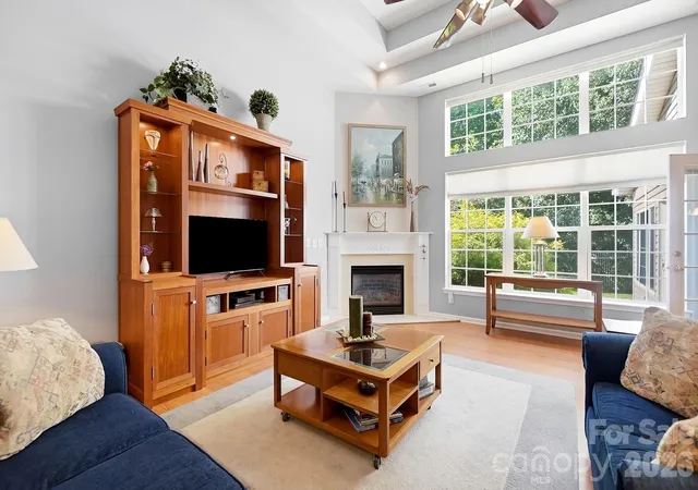 Photo 3 of Sale Pending at 15619 Carrington Ridge Dr, Huntersville, NC 28078 | MLS# 4424248 | Listing updated on 2026-09-24
