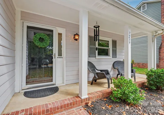 Photo 2 of Single family home for sale at 7239 Lockmont Dr, Charlotte, NC 28212 | MLS# 4424249 | Listing updated on 2026-09-14
