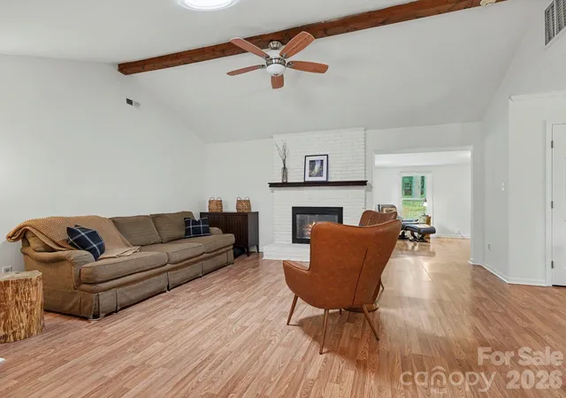 Photo 4 of Single family home for sale at 7239 Lockmont Dr, Charlotte, NC 28212 | MLS# 4424249 | Listing updated on 2026-09-14