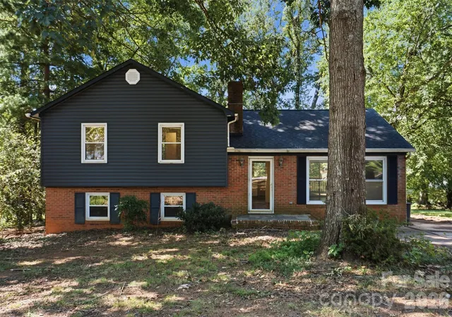 Single family home for sale at 609 Old Farm Rd, Statesville, NC 28625 | MLS# 4424264 | Listing updated on 2026-09-14
