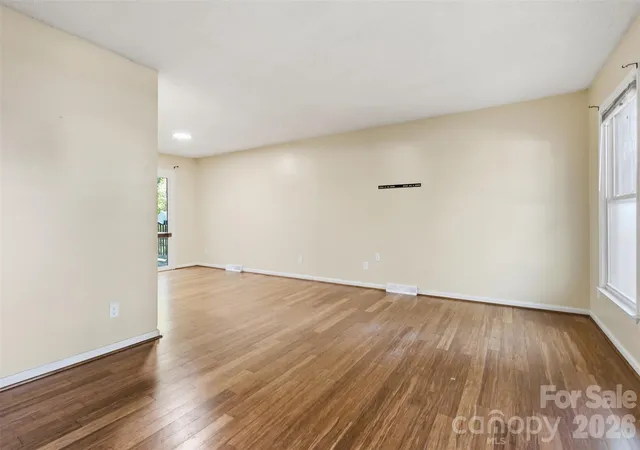 Photo 3 of Single family home for sale at 609 Old Farm Rd, Statesville, NC 28625 | MLS# 4424264 | Listing updated on 2026-09-14