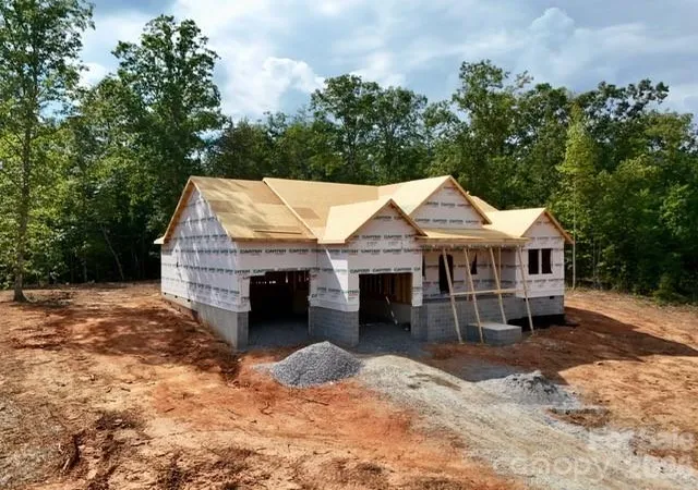 Photo 4 of Single family home for sale at 2439 Kimberly Ave, Morganton, NC 28655 | MLS# 4424270 | Listing updated on 2026-10-29