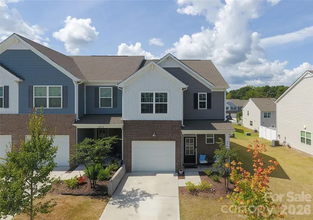 Photo 3 of Townhouse for sale at 6016 Chelsea Oaks Ridge, Fort Mill, SC 29708 | MLS# 4424273 | Listing updated on 2026-09-18