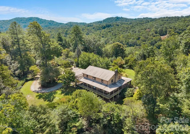 Photo 1 of Single family home for sale at 220 Wingfield Way, Brevard, NC 28712 | MLS# 4424278 | Listing updated on 2026-09-21