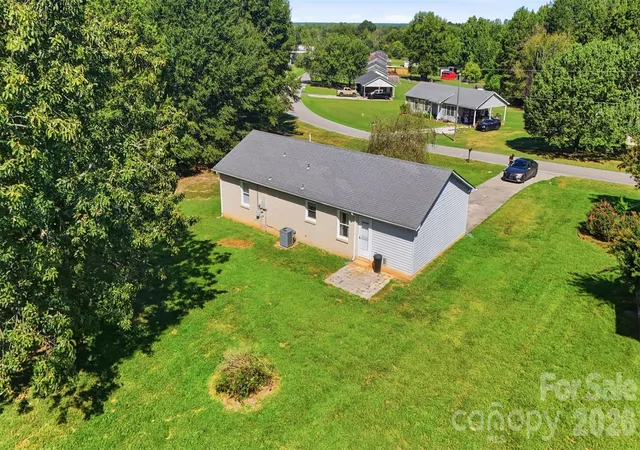 Photo 17 of Single family home for sale at 113 Hicks Rd, Grover, NC 28073 | MLS# 4424281 | Listing updated on 2026-09-28