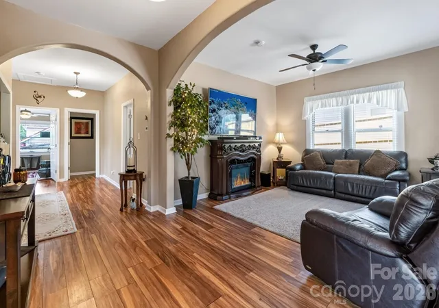 Photo 1 of Single family home for sale at 448 1st Street Sw, Hickory, NC 28602 | MLS# 4424282 | Listing updated on 2026-09-15