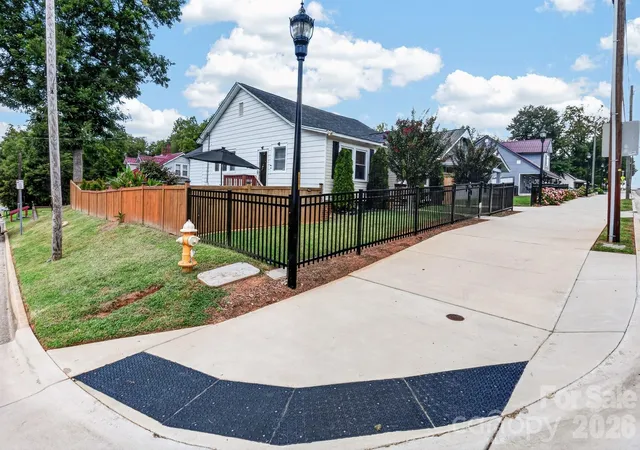 Photo 2 of Single family home for sale at 448 1st Street Sw, Hickory, NC 28602 | MLS# 4424282 | Listing updated on 2026-09-15