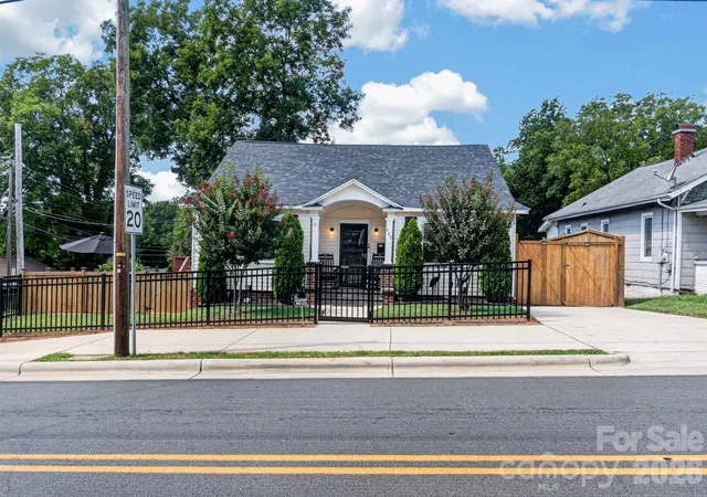 Photo 3 of Single family home for sale at 448 1st Street SW, Hickory, NC 28602 | MLS# 4424282 | Listing updated on 2026-09-15
