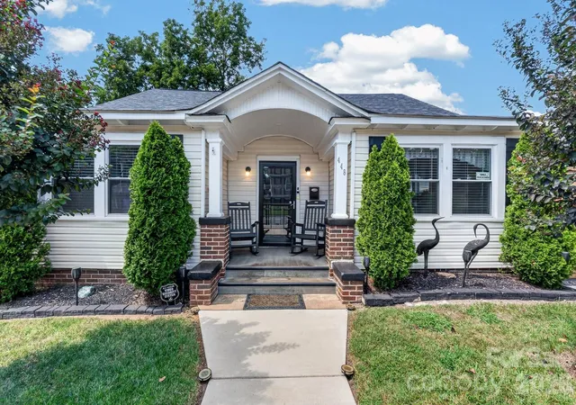 Photo 4 of Single family home for sale at 448 1st Street SW, Hickory, NC 28602 | MLS# 4424282 | Listing updated on 2026-09-15