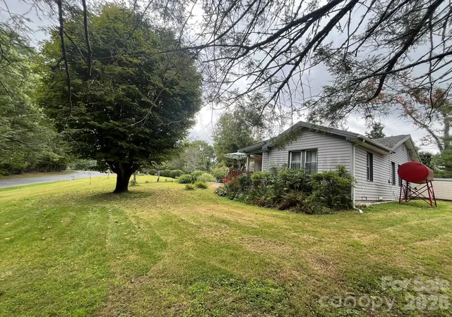 Photo 3 of Single family home for sale at 74 Vaughn Rd, Spruce Pine, NC 28777 | MLS# 4424283 | Listing updated on 2026-09-30