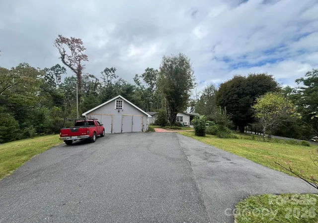 Photo 3 of Single family home for sale at 74 Vaughn Rd, Spruce Pine, NC 28777 | MLS# 4424283 | Listing updated on 2026-09-30
