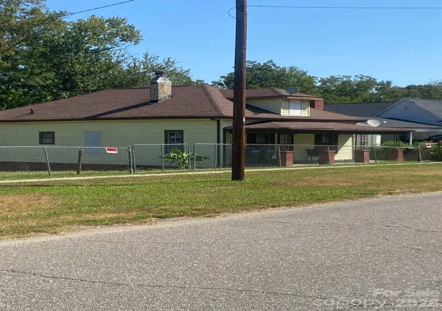 Photo 1 of Single family home for sale at 211 E Washington Ave, Bessemer City, NC 28016 | MLS# 4424285 | Listing updated on 2026-09-22