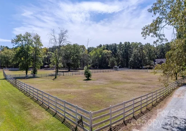 Photo 4 of Single family home for sale at 1517 Helms Short Cut Rd, Monroe, NC 28112 | MLS# 4424290 | Listing updated on 2026-10-02