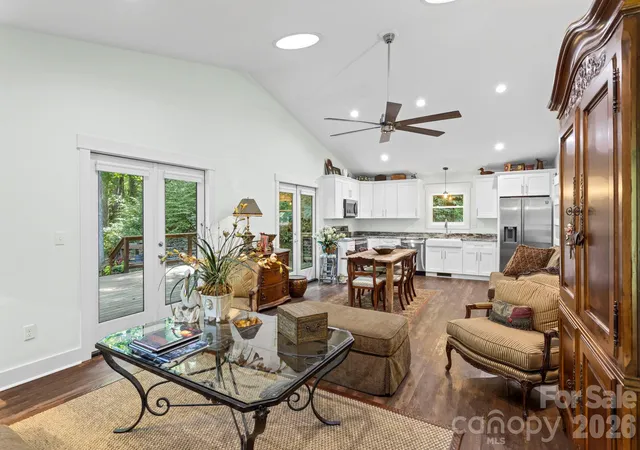 Photo 3 of Single family home for sale at 400 Laurel Dr, Saluda, NC 28773 | MLS# 4424292 | Listing updated on 2026-10-09